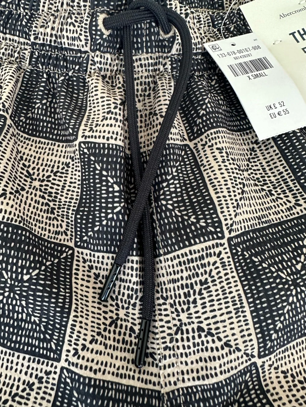 NWT Abercrombie & Fitch 5” Swim Trunks Men’s XS Black Tan Print